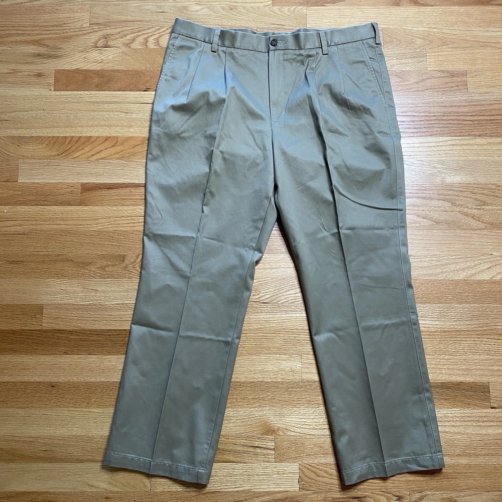 Dockers D2 Chinos Men 40x30 Khaki Tan Pleated Straight Fit Cotton Pants
